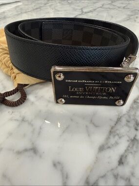 Louis Vuitton Inventeur plaque belt with a Damier Graphite reversible strap